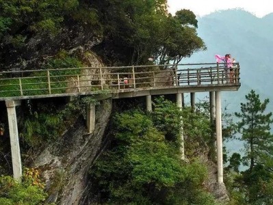 北京华蓥山：天坑湖、玻璃栈道、瀑布群，探秘自然奇观